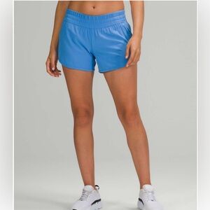 🍋 Lululemon “Tracker Low-Rise Lined Short 4" 🍋 EUC ⭐️LIKE NEW⭐️ {Sz: 10} 🩵